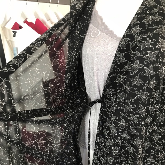 Calvin Klein® Vintage Semi Sheer Robe S/M - Picture 4 of 8